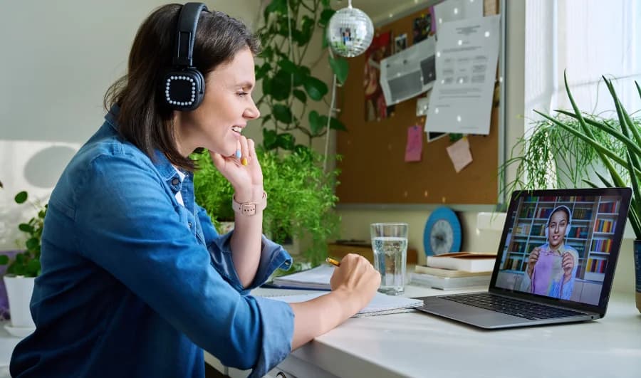 The Best Time Tracking Software for Virtual Assistants in 2026